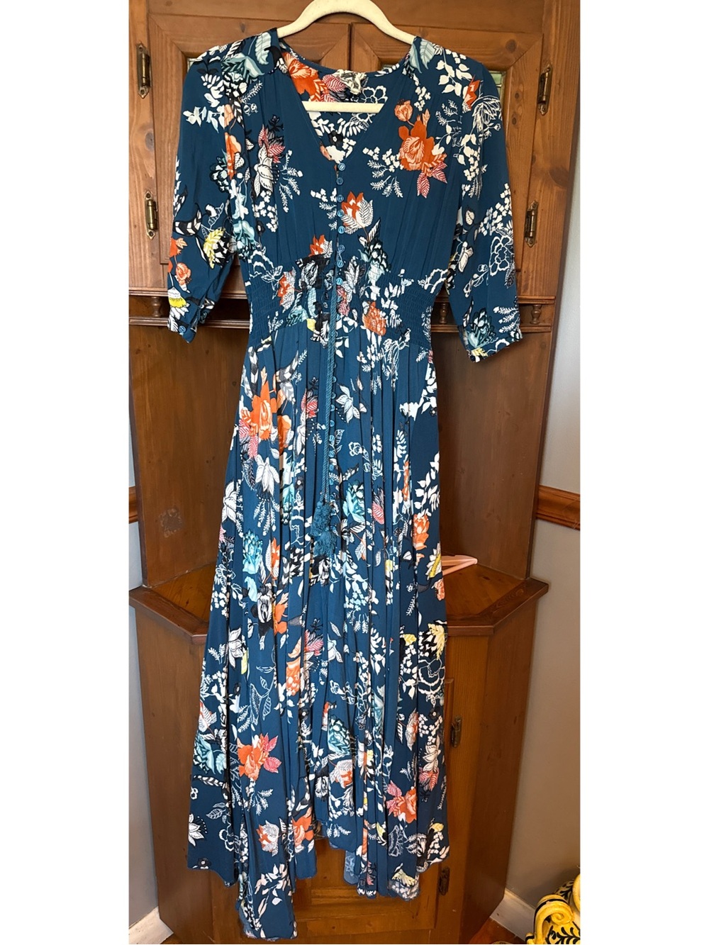 Jaase floral boho maxi ruched waist and v-neckline.button front dress L